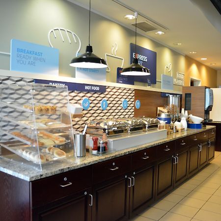 Holiday Inn Express & Suites Youngstown West I 80, An Ihg Hotel Esterno foto