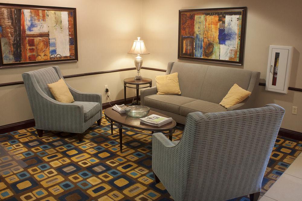 Holiday Inn Express & Suites Youngstown West I 80, An Ihg Hotel Esterno foto