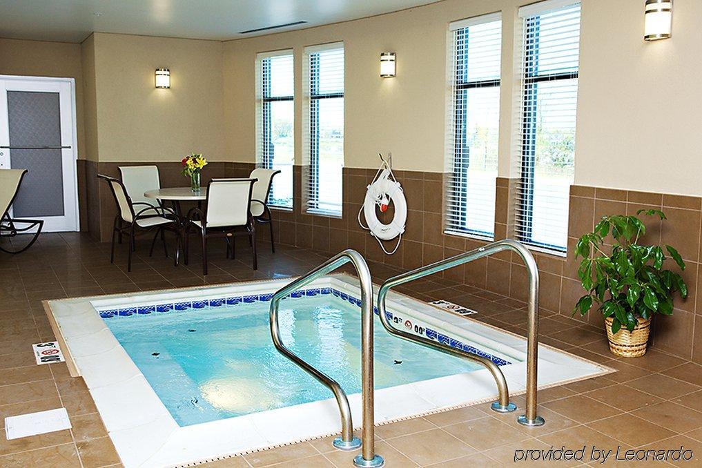 Holiday Inn Express & Suites Youngstown West I 80, An Ihg Hotel Servizi foto
