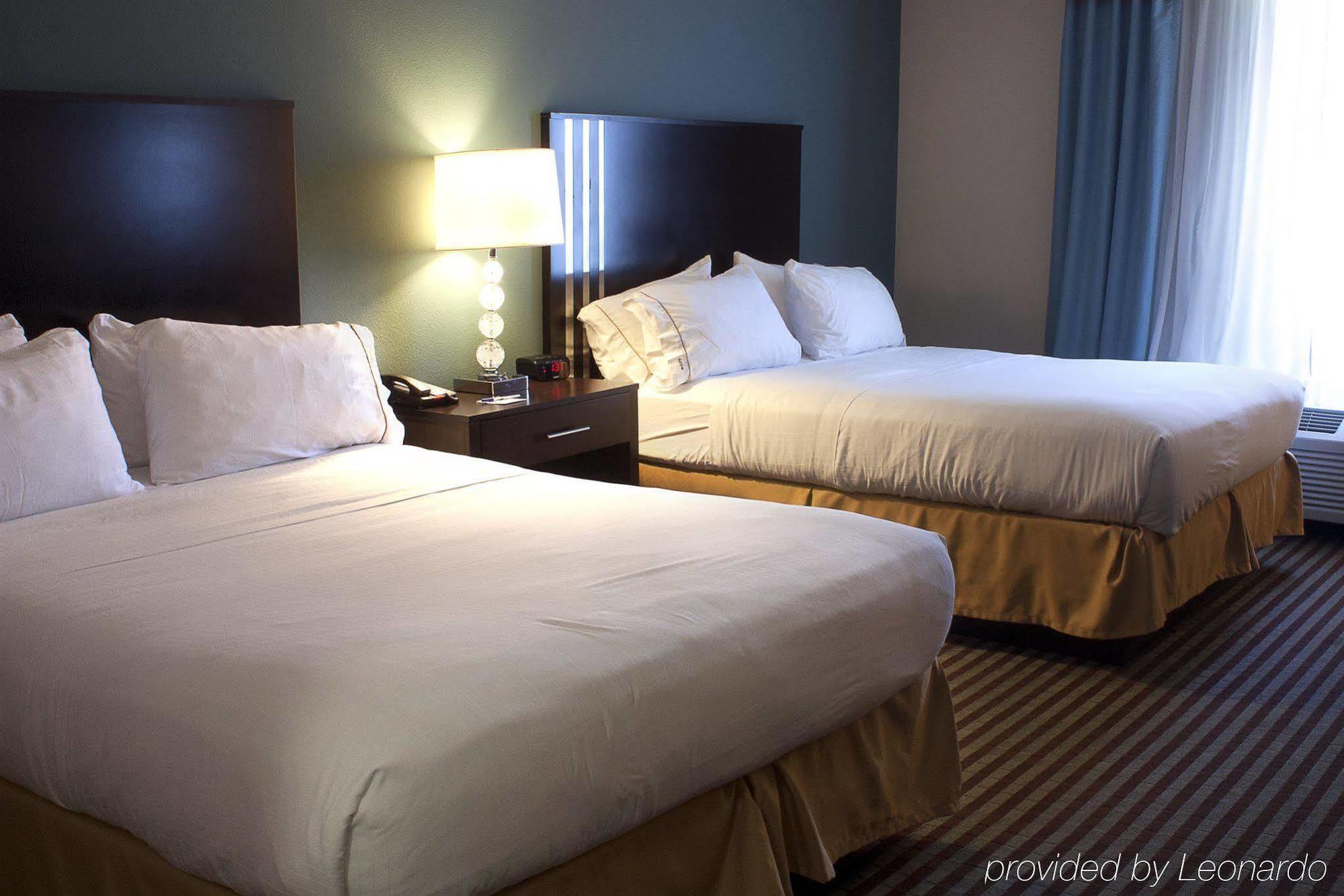 Holiday Inn Express & Suites Youngstown West I 80, An Ihg Hotel Esterno foto